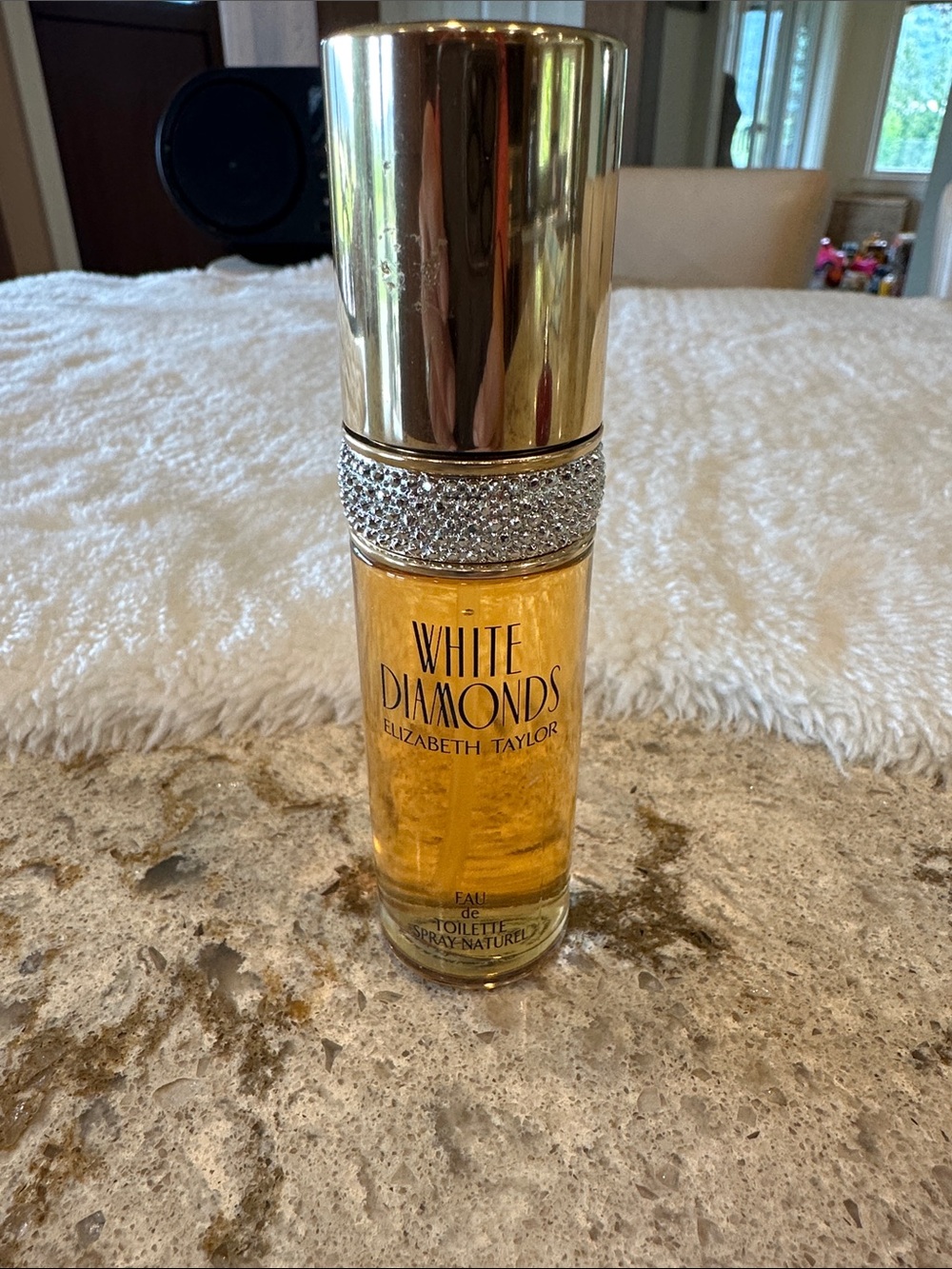 White Diamonds Eau de Toilette - Gold & Clear Bottle, Amber Liquid